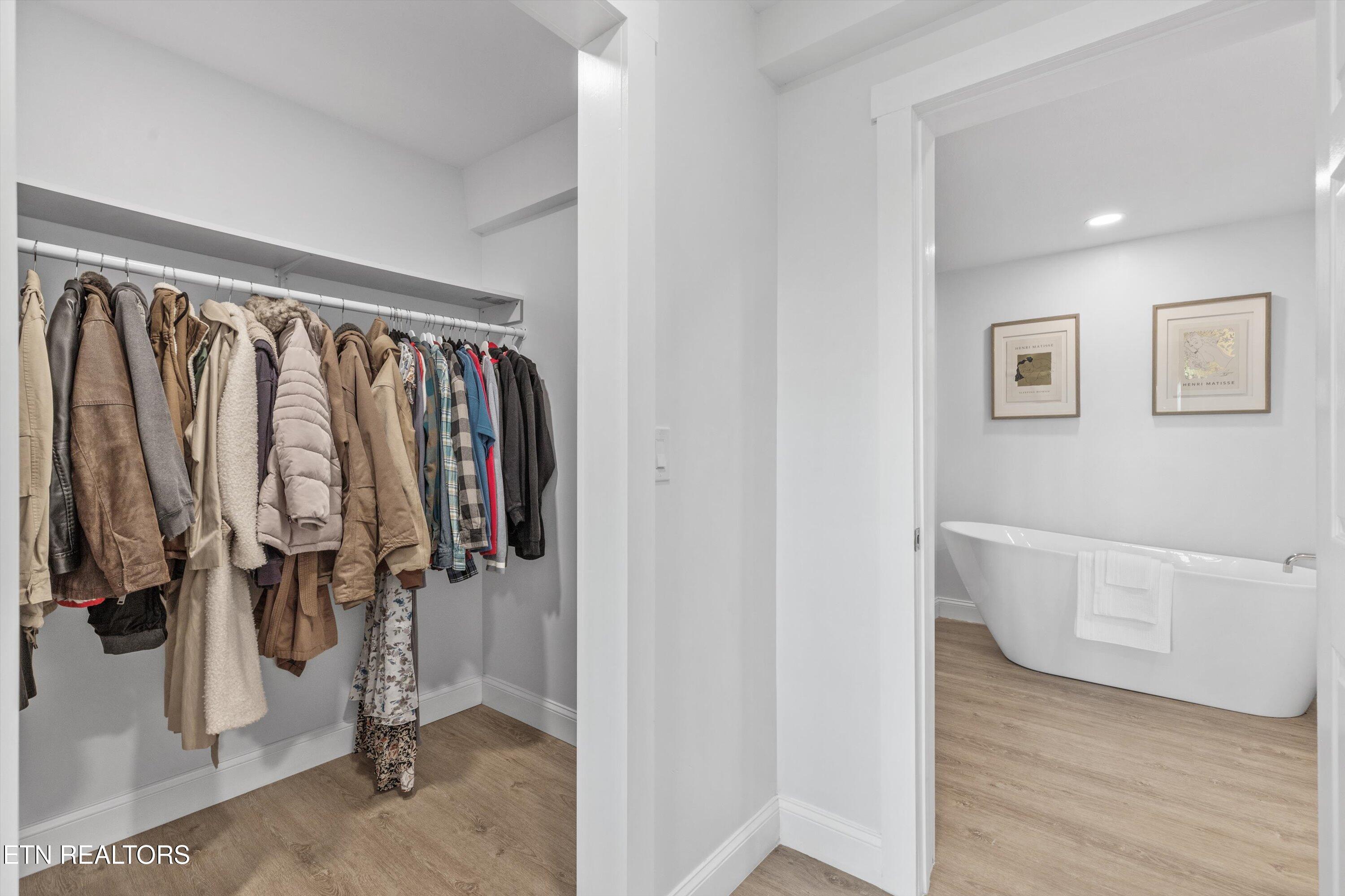 9828 Kodak Road Kodak, TN 37764 - Photo 22 of 46 Closet