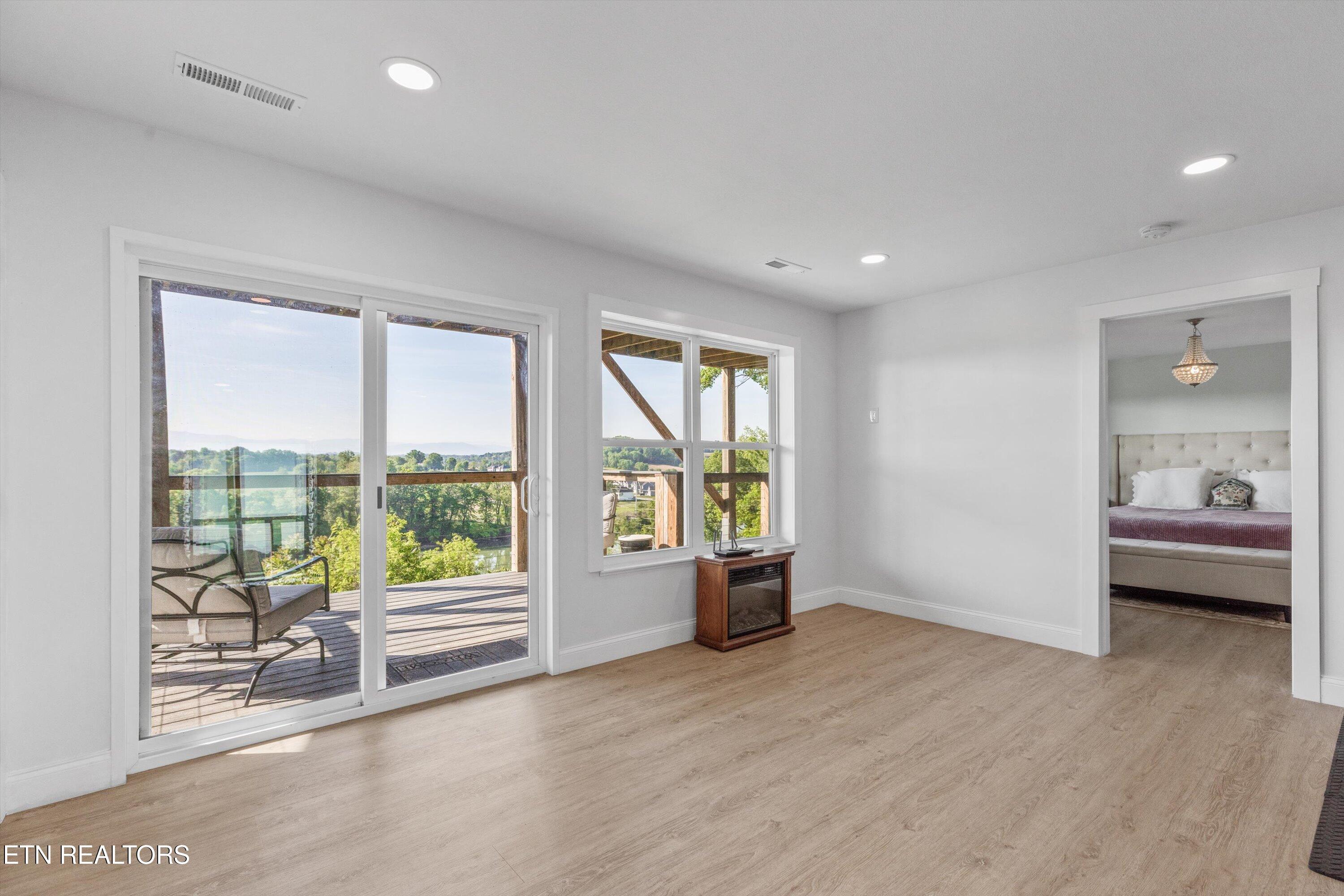 9828 Kodak Road Kodak, TN 37764 - Photo 25 of 46 Bonus room