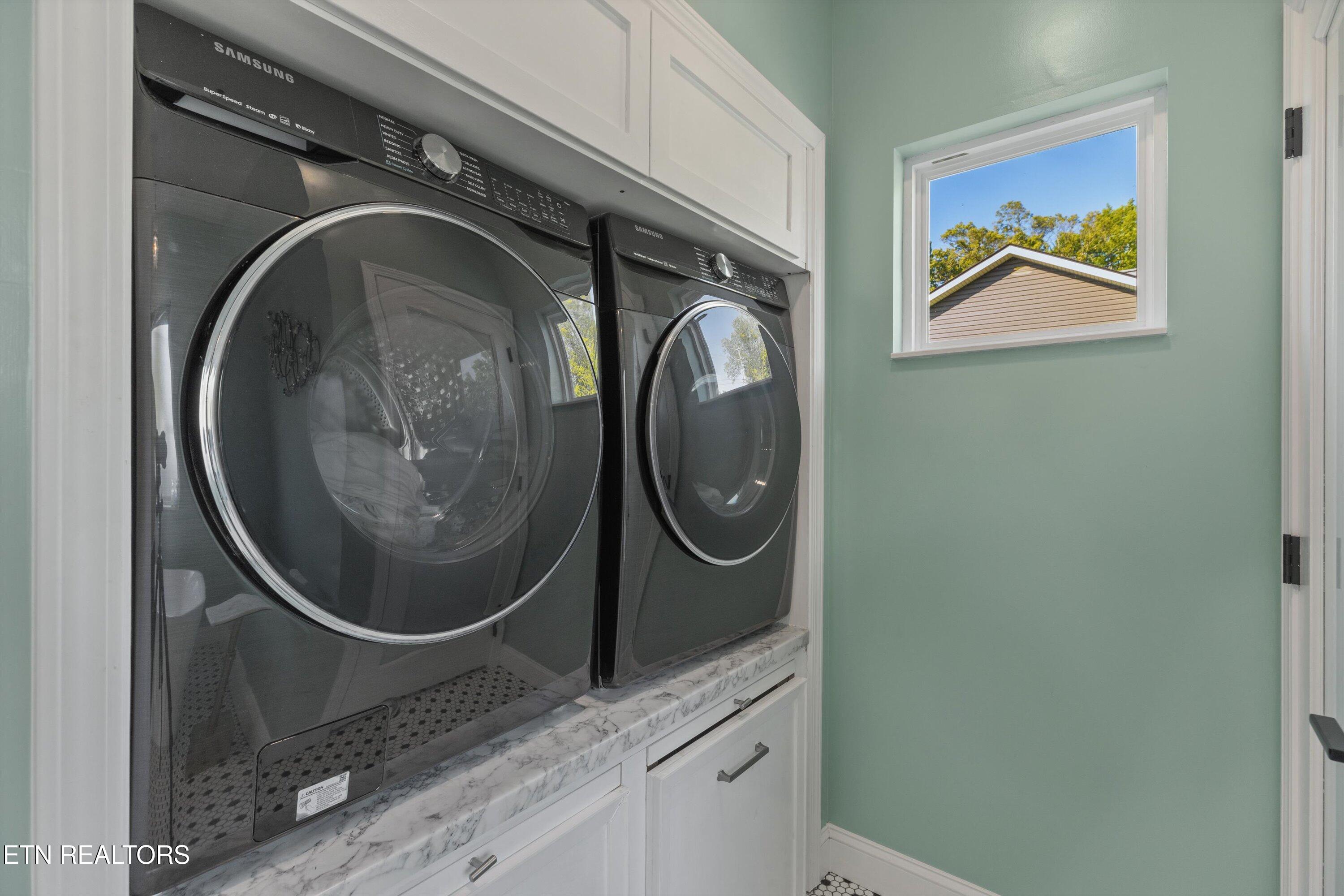 9828 Kodak Road Kodak, TN 37764 - Photo 28 of 46 Laundry Room