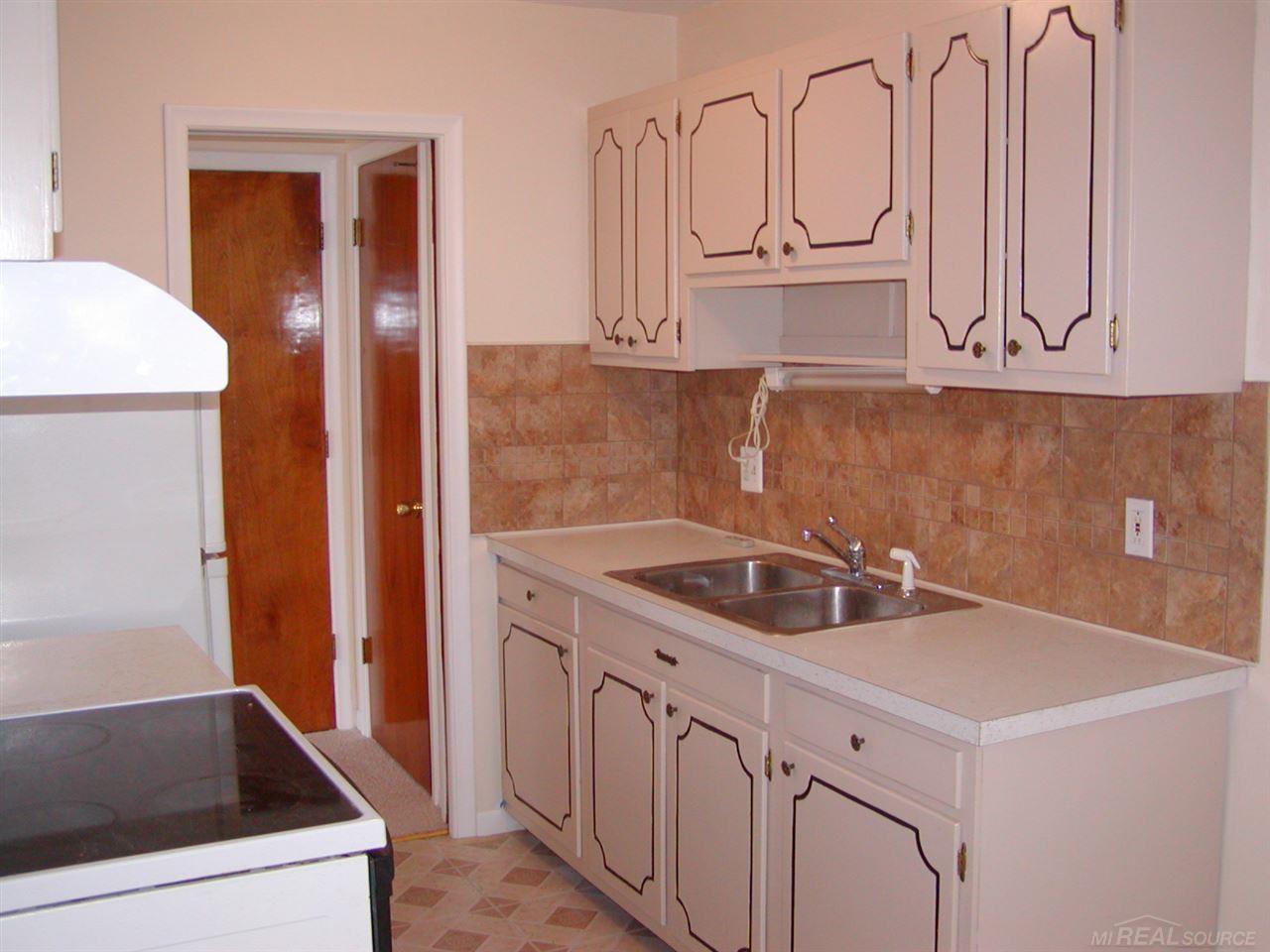 23321 Kelly Road, Unit 7 Eastpointe, MI 48021 - Photo 2 of 14