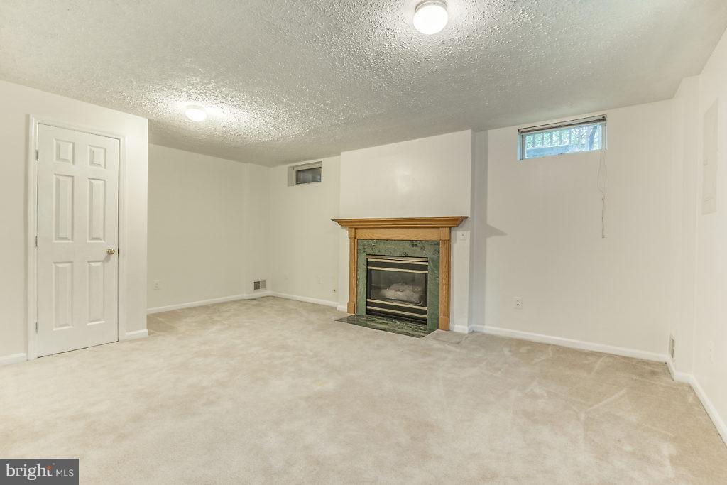 13900 Winding Ridge Lane Centreville, VA 20121 - Photo 21 of 32 Interior (General)