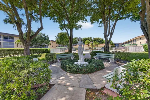 $79,000 | 300 Village Green Circle South, Unit 420, Palm Springs, FL 33461