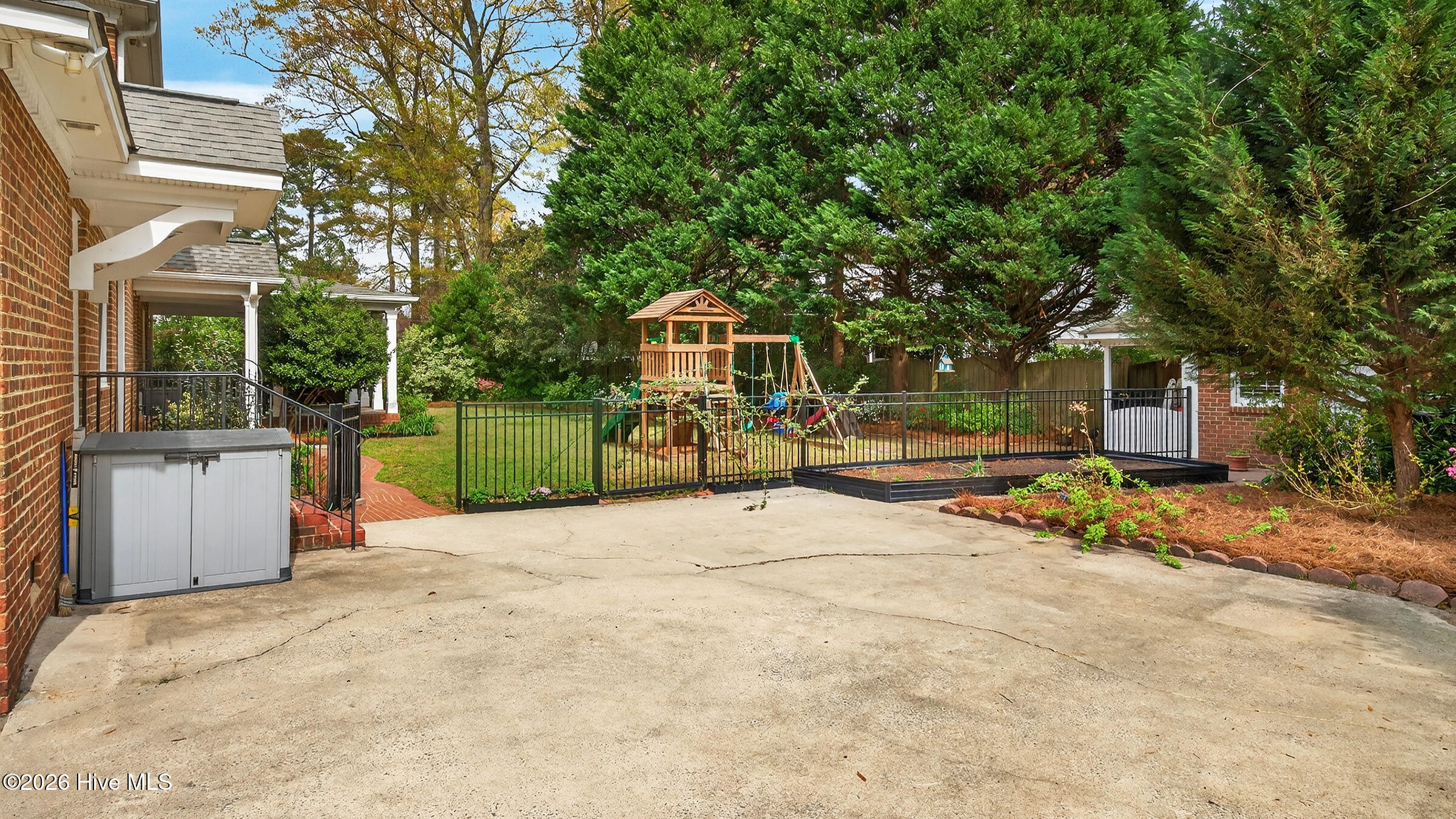 103 Kenilworth Road Greenville, NC 27858 - Photo 6 of 59 103 Kenilworth Road-51