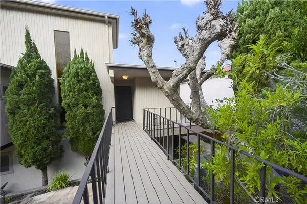 $9,950 | 462 Hilledge Drive, Laguna Beach, CA 92651