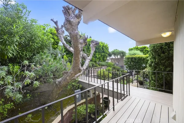 $9,950 | 462 Hilledge Drive, Laguna Beach, CA 92651