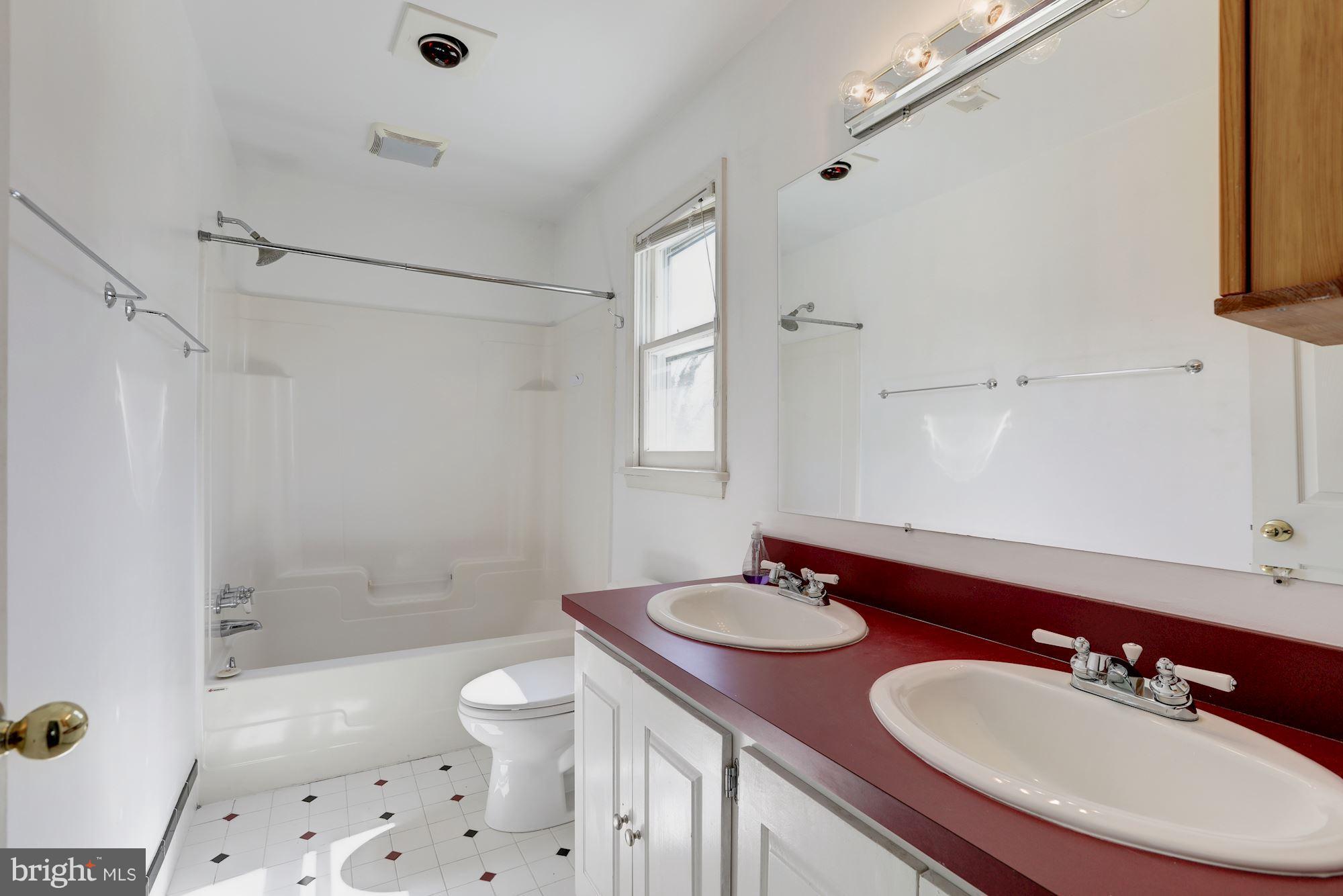 11713 Kingtree Street Silver Spring, MD 20902 - Photo 15 of 26 Master Bath