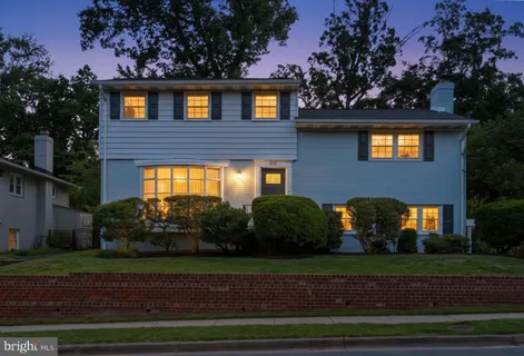 $1,250,000 | 915 North Overlook Drive, Alexandria, VA 22305
