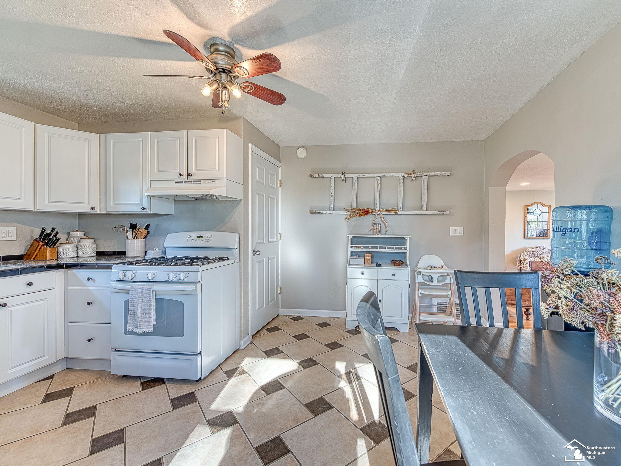 10763 Strasburg Road Erie, MI 48133 - Photo 14 of 39 50160659-f3ea3a72-6c9f-4437-8b47-ff55d83c2ff5.JPG