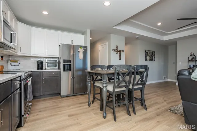 $250,000 | 126 Bridgeport Drive, Moro, IL 62067