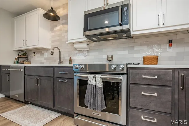 $250,000 | 126 Bridgeport Drive, Moro, IL 62067