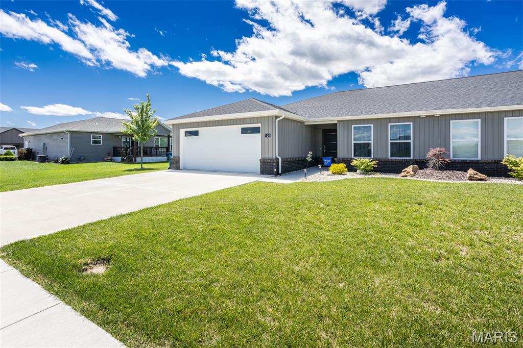 126 Bridgeport Drive Moro, IL 62067 - Photo 2 of 25