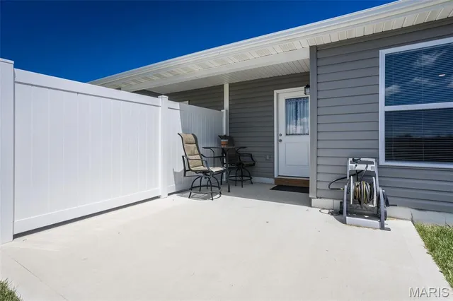 $250,000 | 126 Bridgeport Drive, Moro, IL 62067