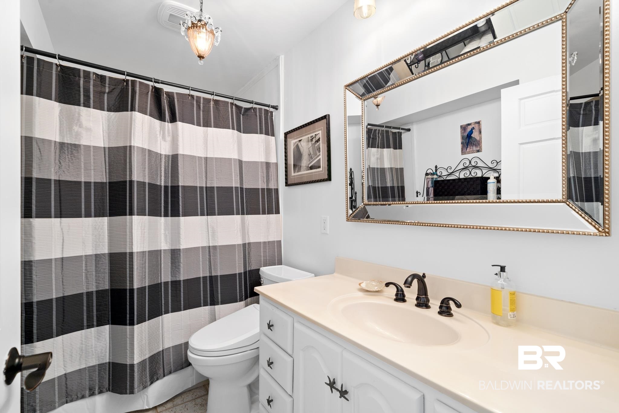710 South Mobile Street, Unit 28 Fairhope, AL 36532 - Photo 28 of 45 Primary Bathroom