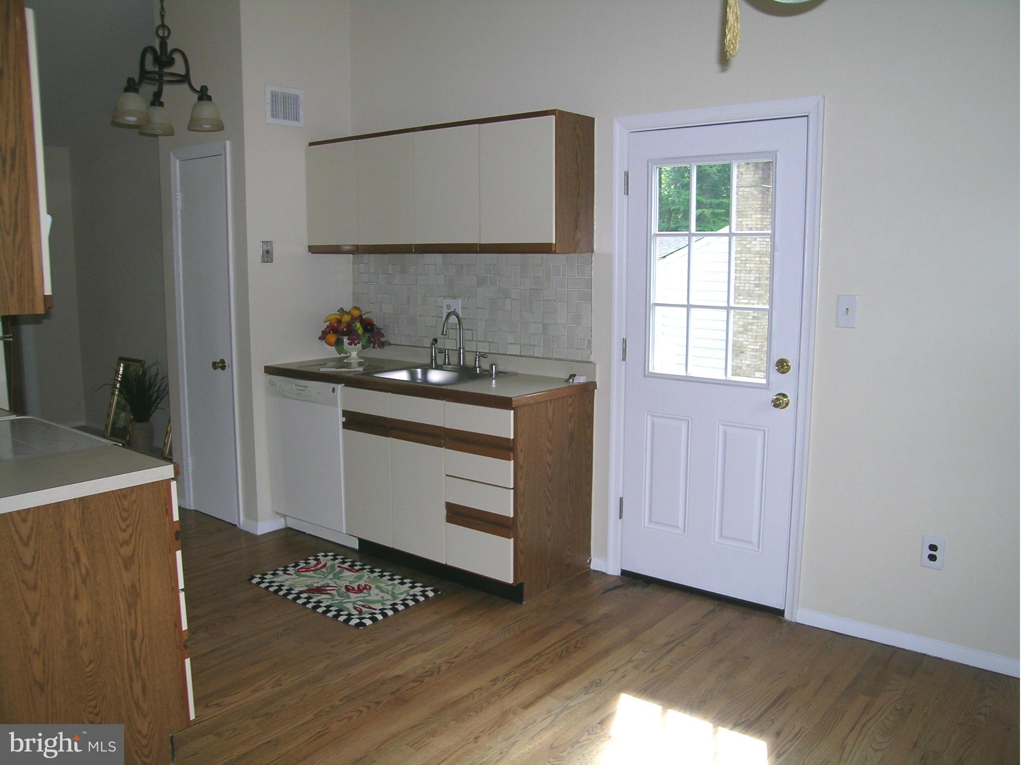 14304 Morton Hall Road Silver Spring, MD 20906 - Photo 10 of 21 Kitchen