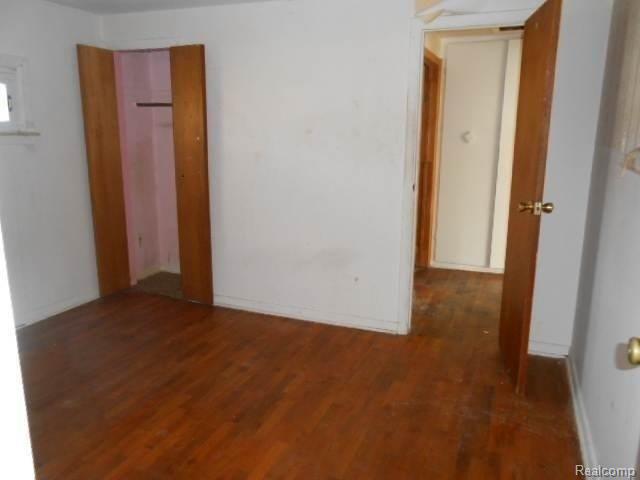 2027 Morrish Road Flushing, MI 48433 - Photo 3 of 6 img3.1368027471.jpg