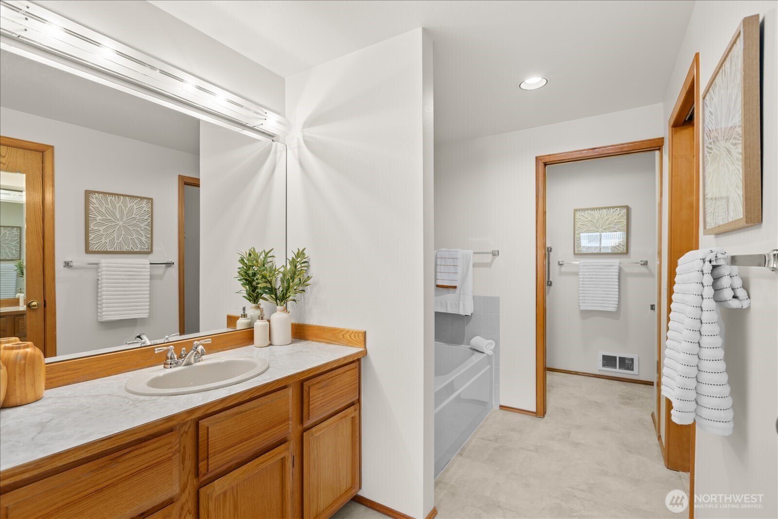 233 3rd Avenue South, Unit 203 Edmonds, WA 98020 - Photo 15 of 29