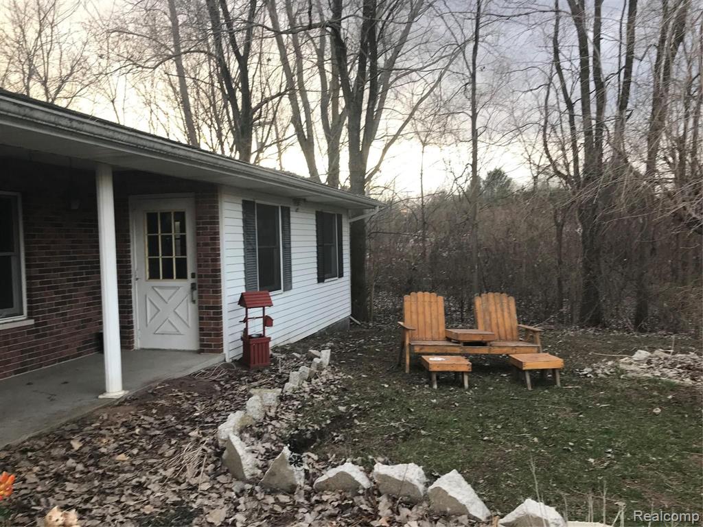 3633 West Brown Road Vassar, MI 48768 - Photo 2 of 20