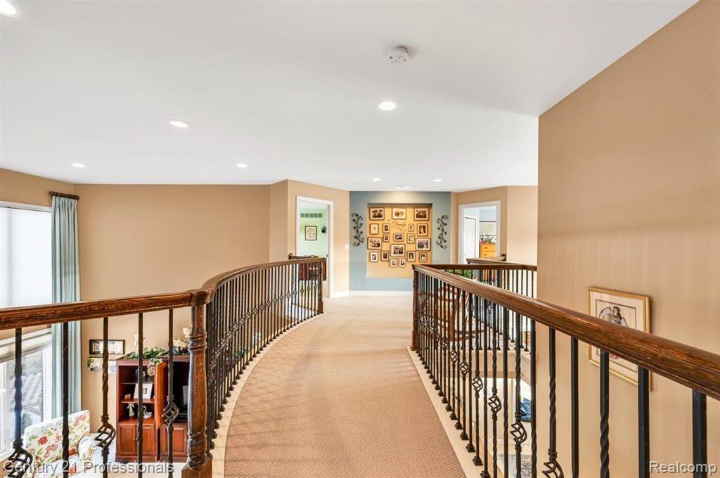 6952 Oakhurst Ridge Road Clarkston, MI 48348 - Photo 36 of 62 Gallery Image 36