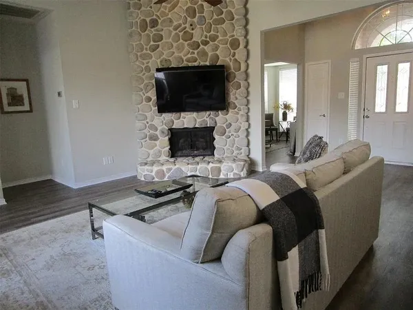 $3,450 | 5815 Willow Wood Lane, Dallas, TX 75252