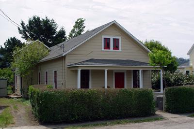 251 B Street Point Reyes Station, CA 94956 - Photo 4 of 8 Front view of house and drive