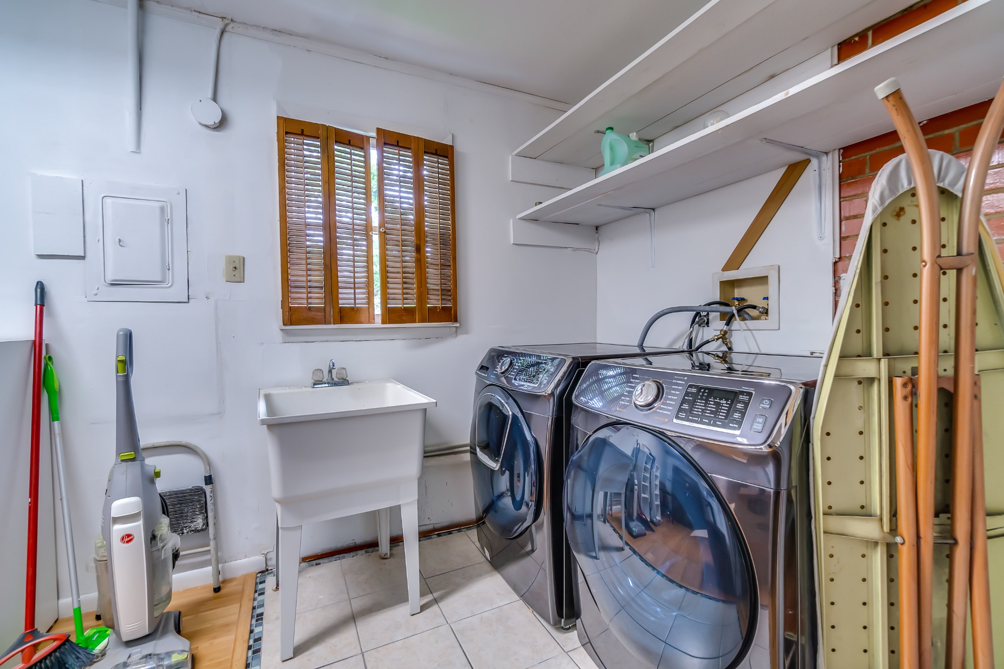207 Ben Allen Road Nashville, TN 37207 - Photo 22 of 29 a view of hallway with washer and dryer
