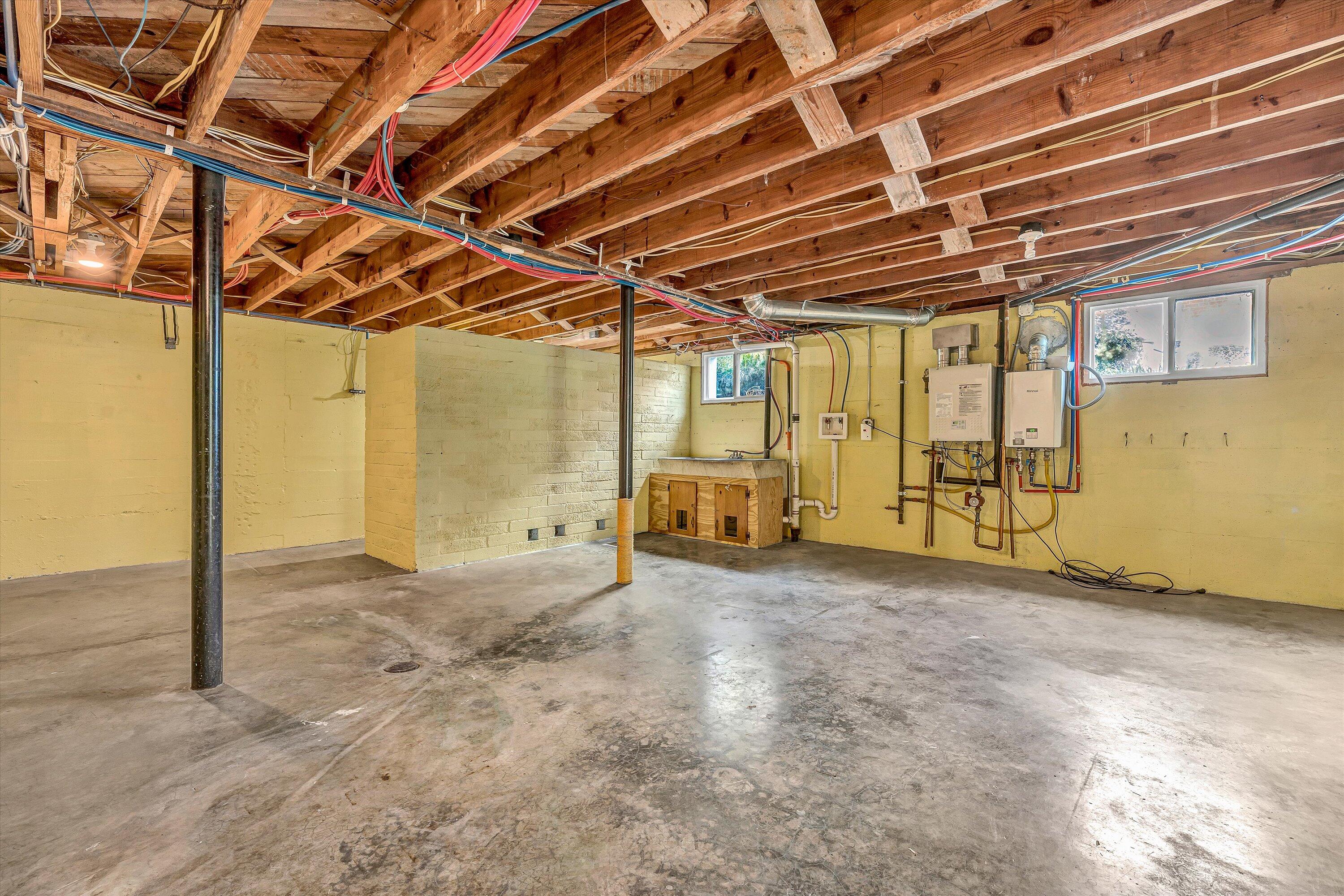 2323 Mt Vernon Road Southwest Roanoke, VA 24015 - Photo 33 of 51 33-DSC00685