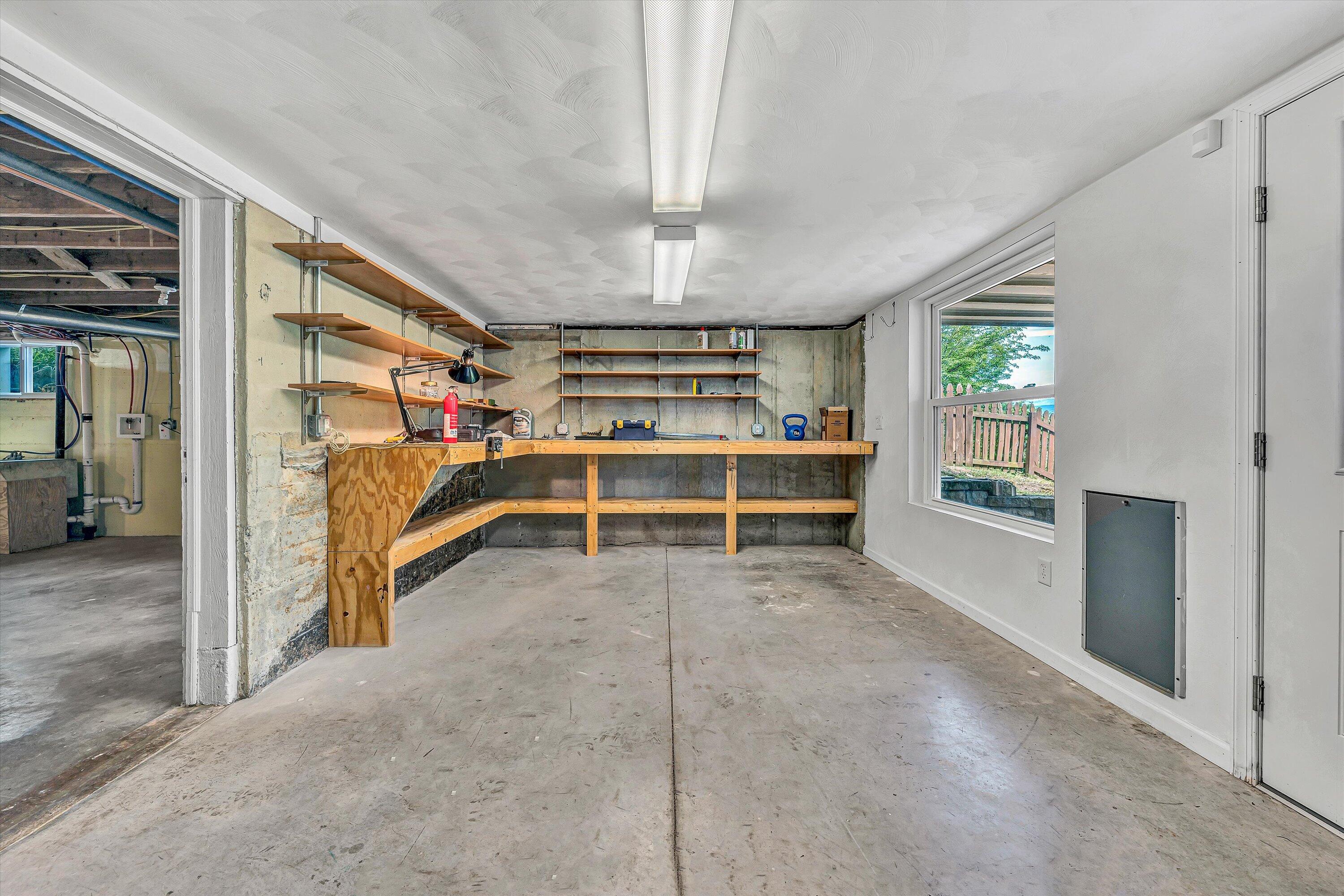 2323 Mt Vernon Road Southwest Roanoke, VA 24015 - Photo 36 of 51 36-DSC00694