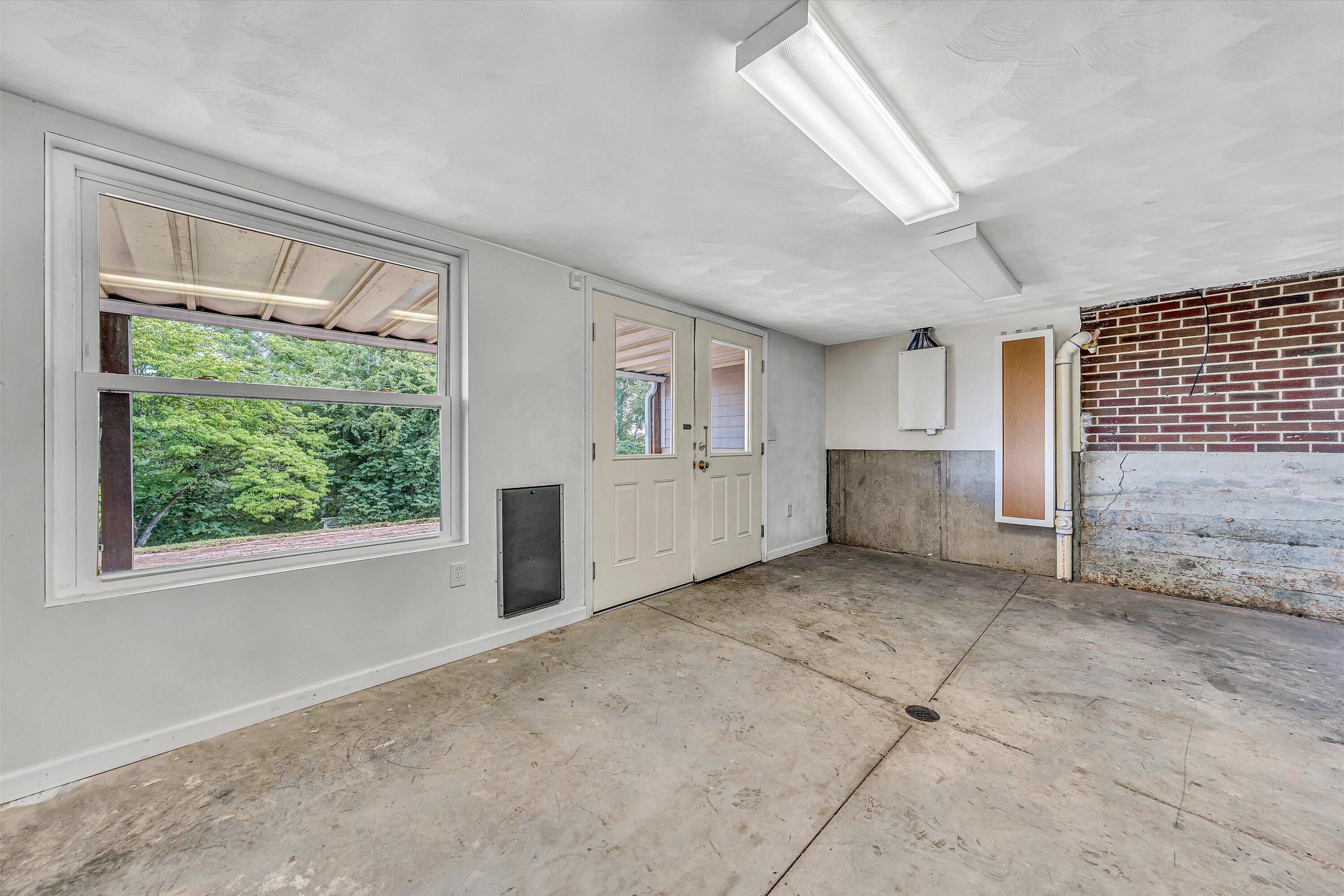 2323 Mt Vernon Road Southwest Roanoke, VA 24015 - Photo 37 of 51 37-DSC00697