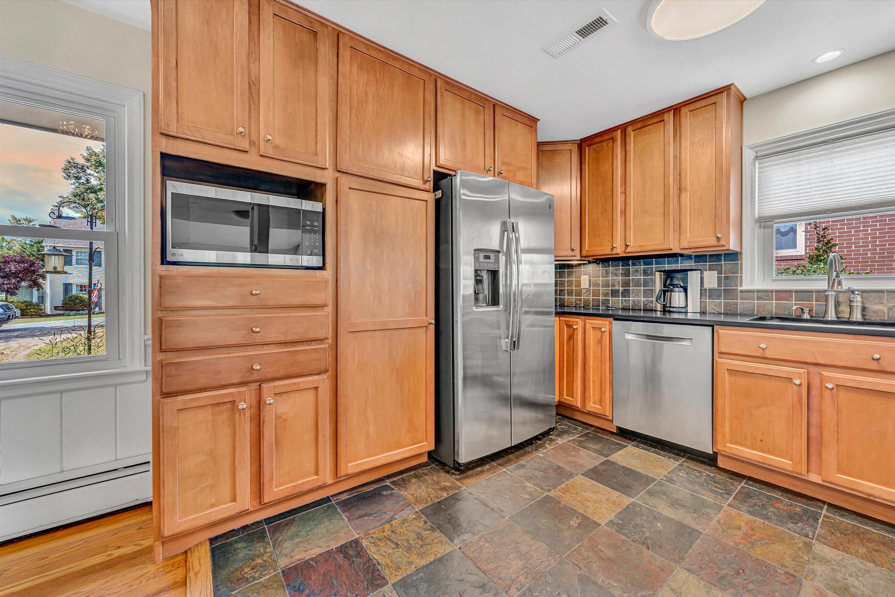 2323 Mt Vernon Road Southwest Roanoke, VA 24015 - Photo 7 of 51 07-DSC00604