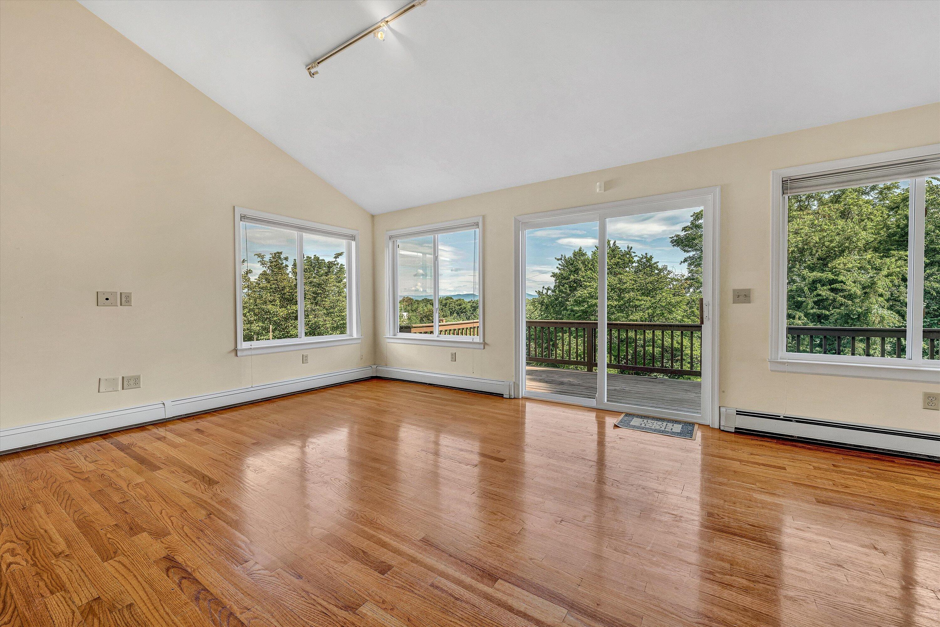 2323 Mt Vernon Road Southwest Roanoke, VA 24015 - Photo 9 of 51 09-DSC00610