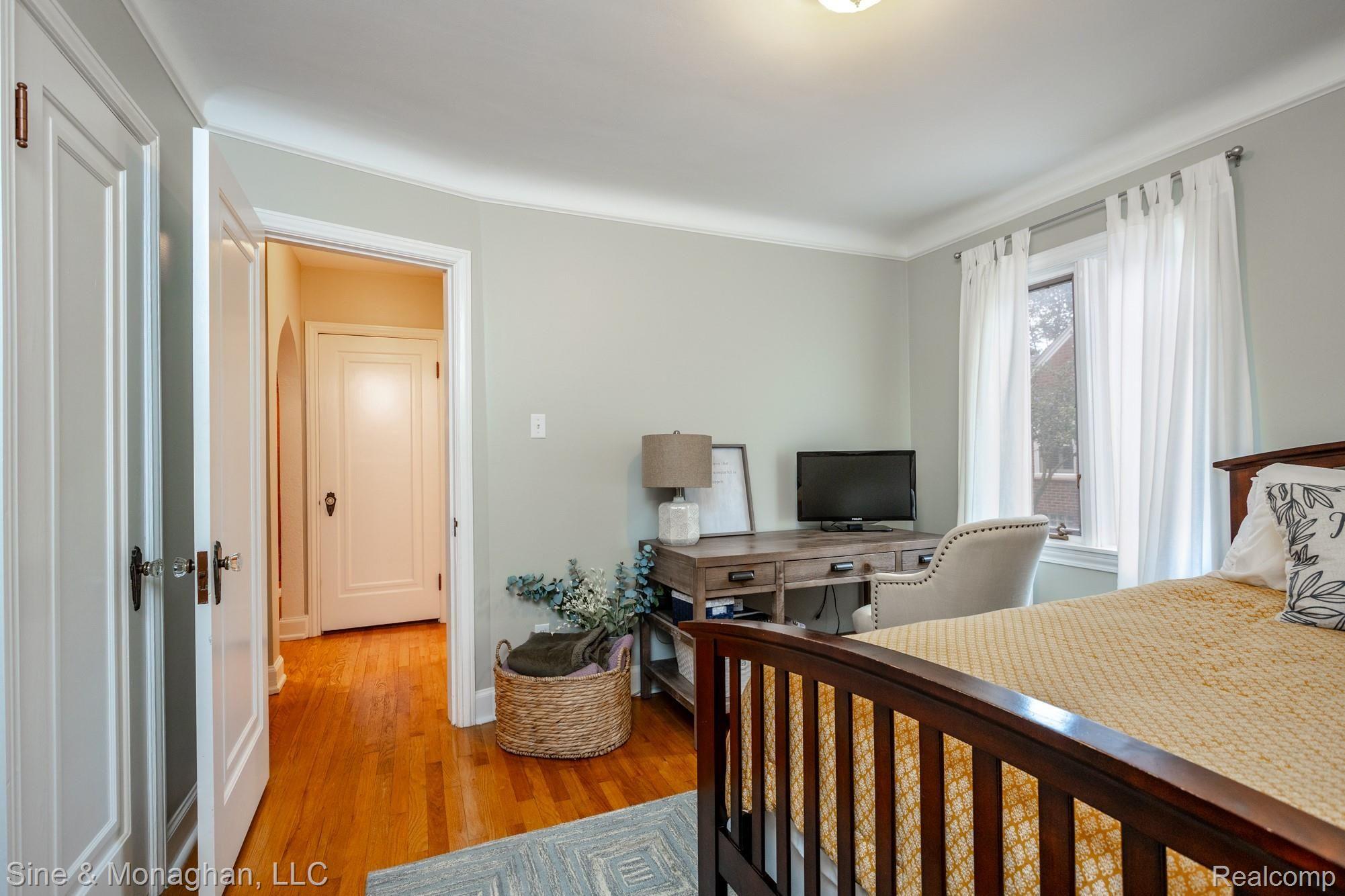 1015 Hawthorne Road Grosse Pointe, MI 48236 - Photo 16 of 40 1015 Hawthorne S019.jpg