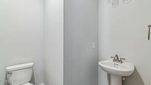 $600,000 | 128 Shaw Drive, West End, NC 27376