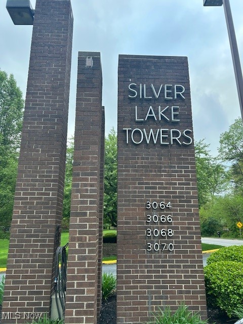 3068 Kent Road, Unit 211 Stow, OH 44224 - Photo 2 of 27 View of community / neighborhood sign