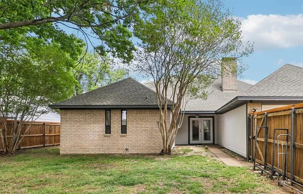 $350,000 | 1003 Meridith Drive, Terrell, TX 75160