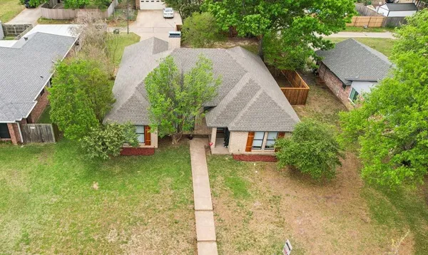 $350,000 | 1003 Meridith Drive, Terrell, TX 75160