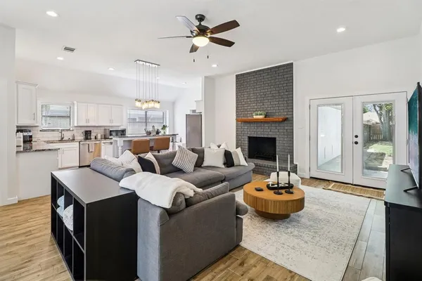 $350,000 | 1003 Meridith Drive, Terrell, TX 75160