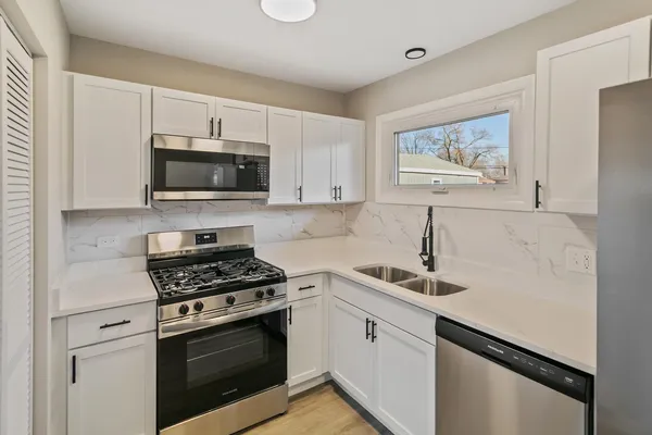 $279,700 | 2302 Madonna Avenue, Joliet, IL 60436