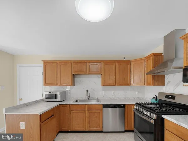 $650,000 | 4047 White Haven Drive, Dumfries, VA 22026