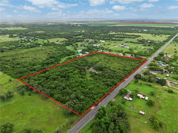 $450,000 | 109 FM 1360, Woodsboro, TX 78393