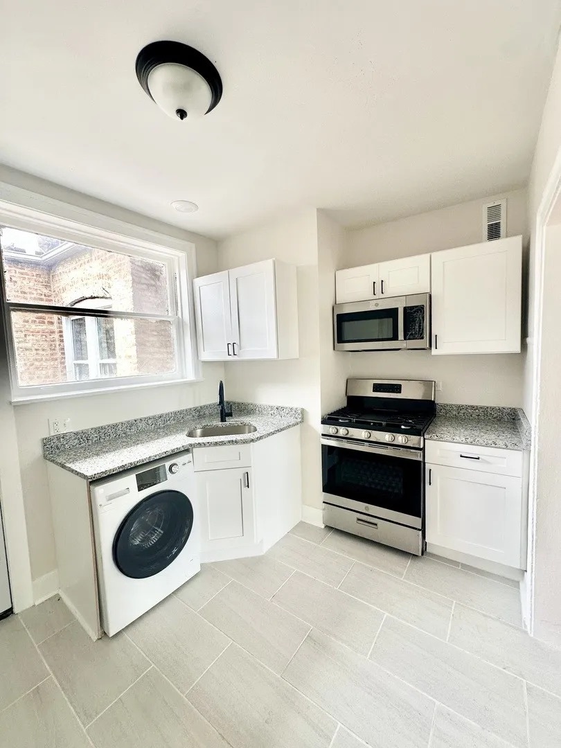 3701 West Division Street, Unit 2 Chicago, IL 60651 - Photo 2 of 13