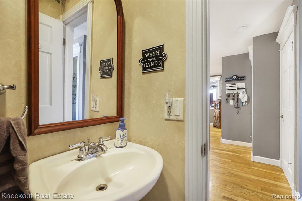 4915 Barnes Road Millington, MI 48746 - Photo 28 of 67 Gallery Image 28