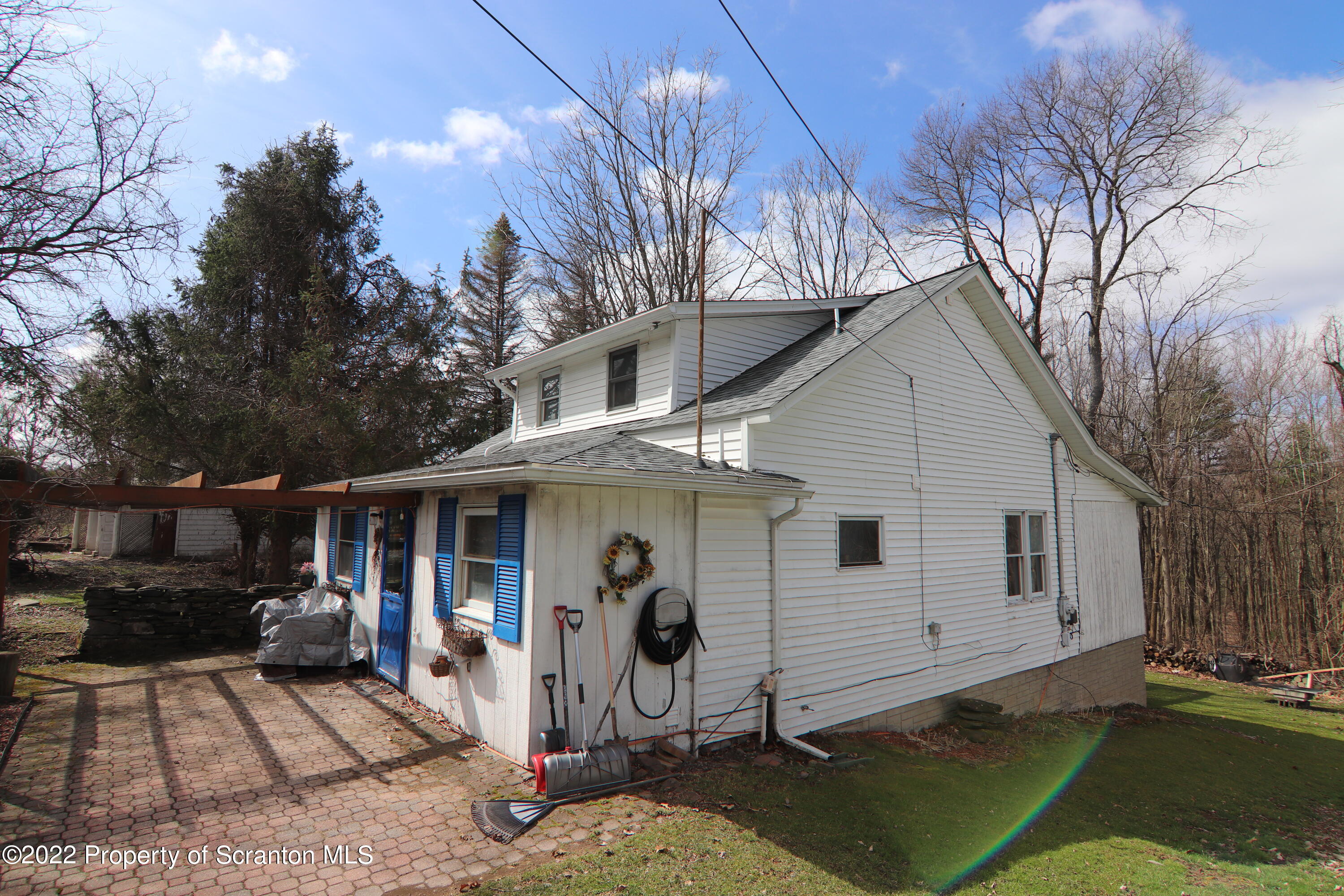 523 Fairview Rd Lake Dalton, PA 18414 - Photo 5 of 36