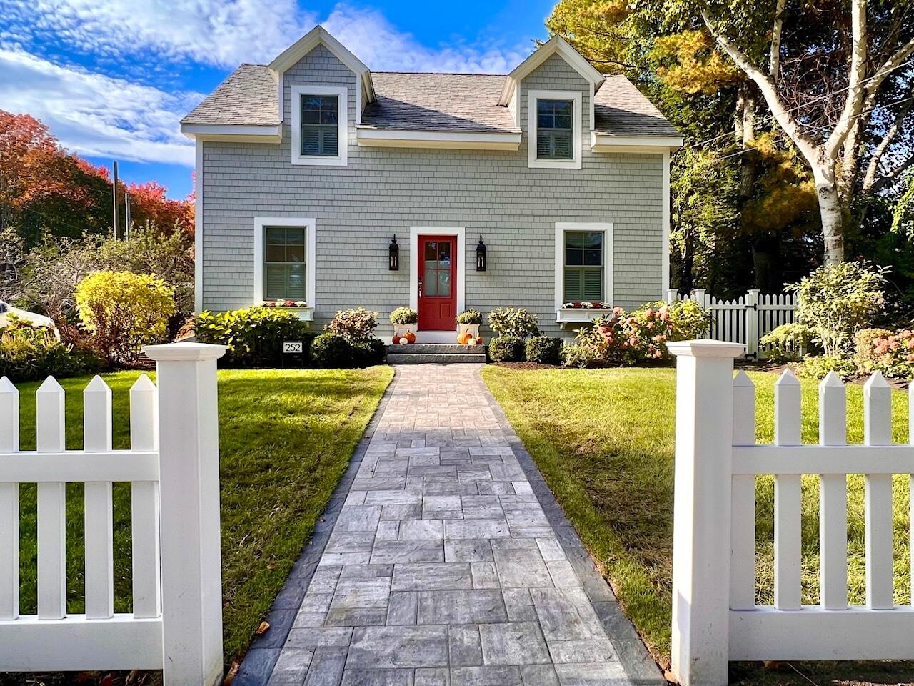 252 Foreside Road Falmouth, ME 04105 - Photo 3 of 30 image3