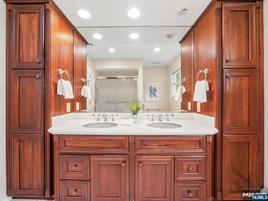 345 Shadyside Road Ramsey, NJ 07446 - Photo 17 of 43 Gallery Image 17