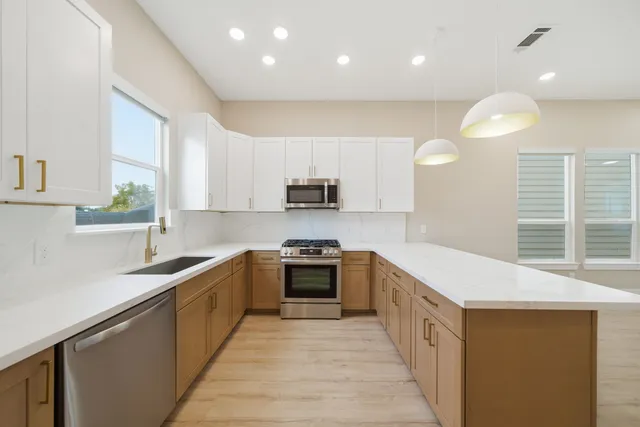 $2,650 | 4013 Griggs Road, Unit K, Houston, TX 77021