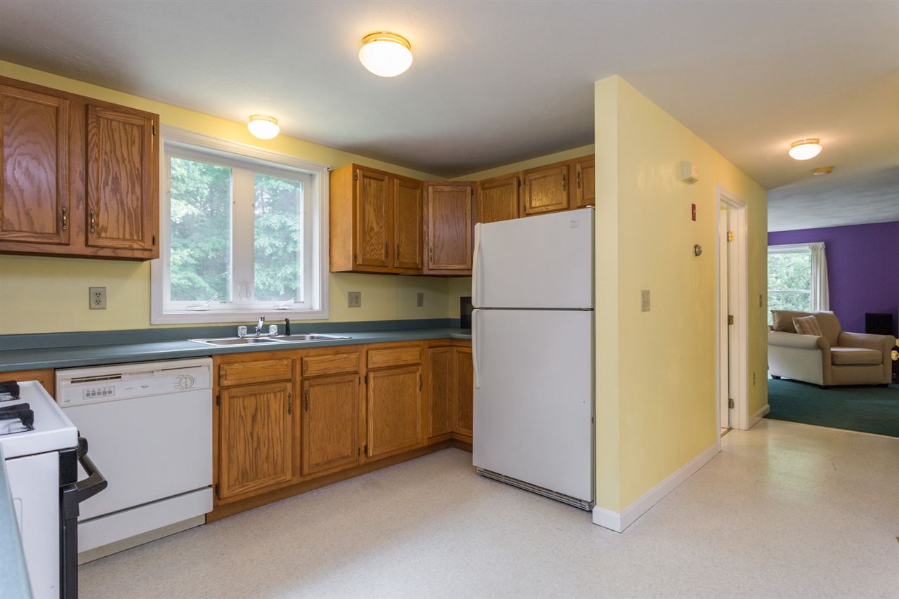 11 Old Candia Road Deerfield, NH 03037 - Photo 5 of 34
