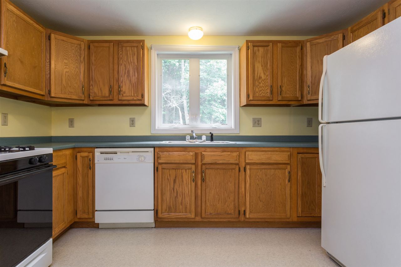 11 Old Candia Road Deerfield, NH 03037 - Photo 6 of 34