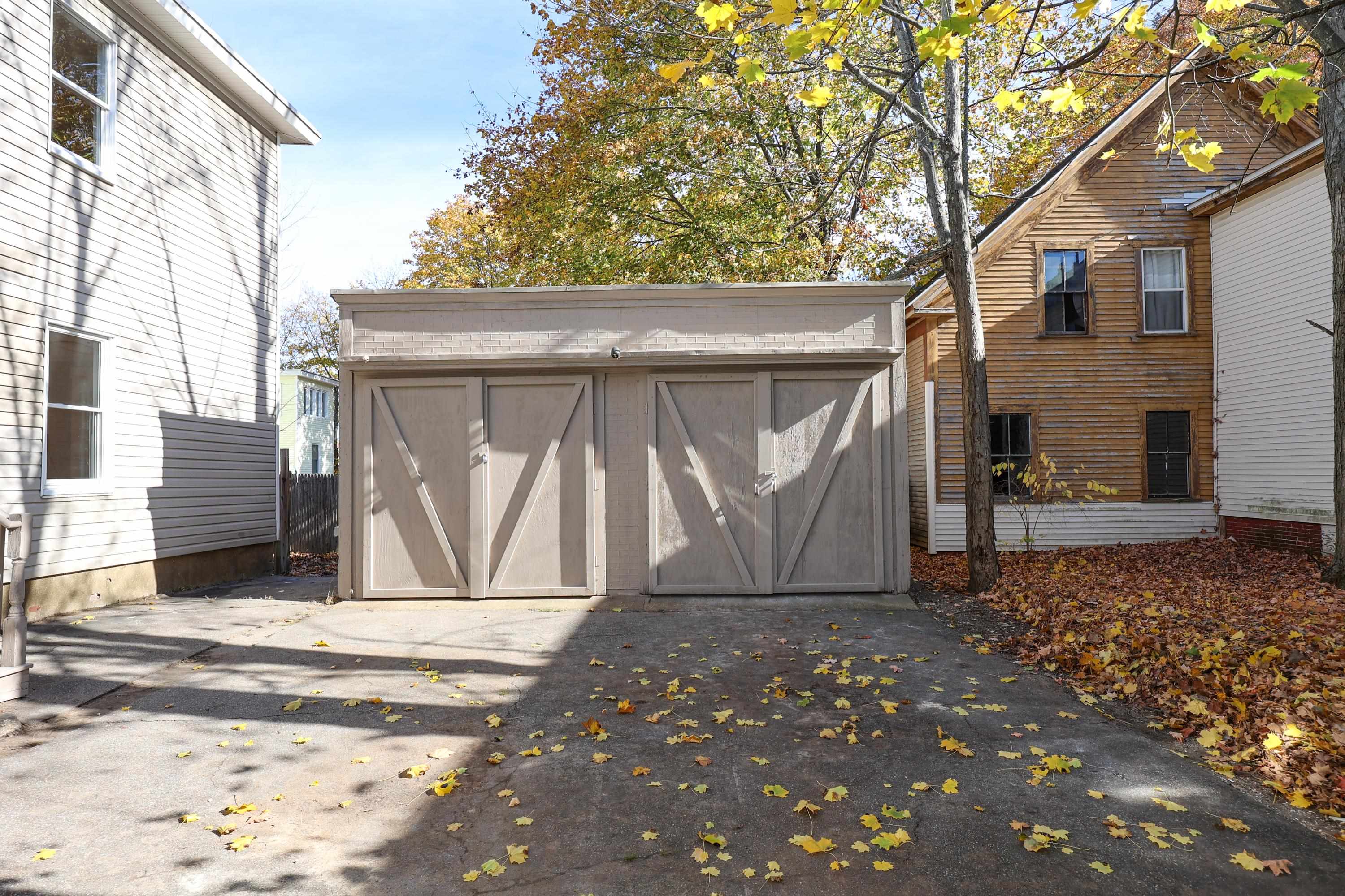 28 Charles Street Rochester, NH 03867 - Photo 5 of 29