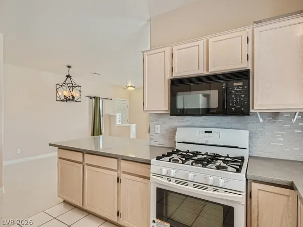 $1,725 | 6905 Squaw Mountain Drive, Unit 204, Las Vegas, NV 89130