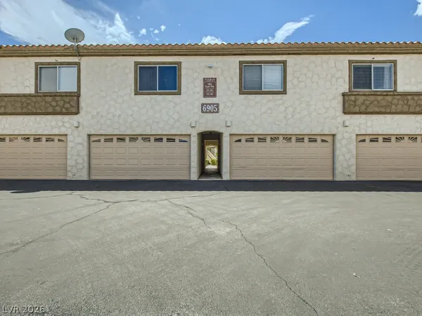 $1,725 | 6905 Squaw Mountain Drive, Unit 204, Las Vegas, NV 89130